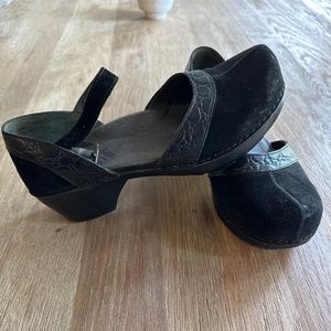 Dansko Women’s Clogs 38